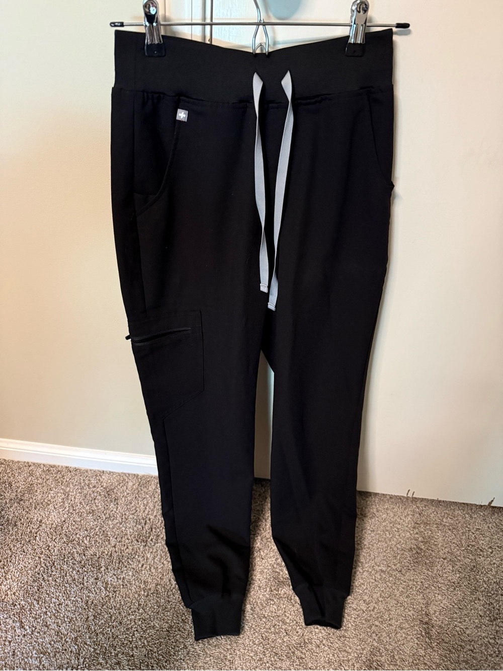 Women’s FIGS Black Jogger Pants with Drawstring
